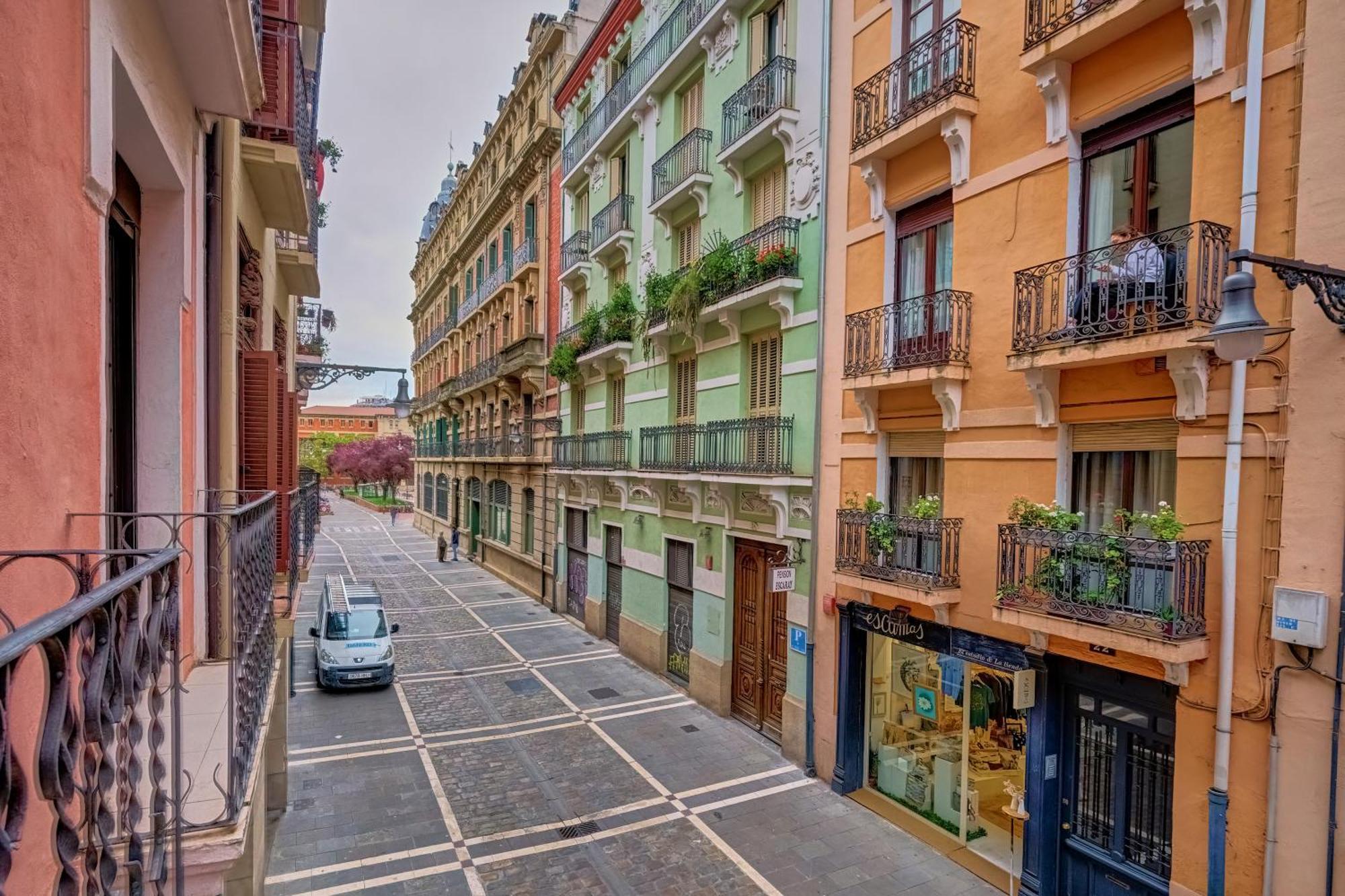 Centro Historico Exterior, Calle Nueva Dos Balcones Pamplona Dış mekan fotoğraf